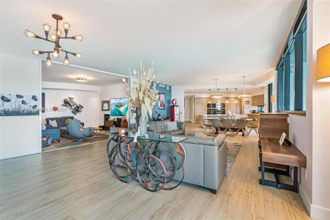 Condo in Sunny Isles Beach, Florida, 3 bedrooms  № 1221019 - photo 18