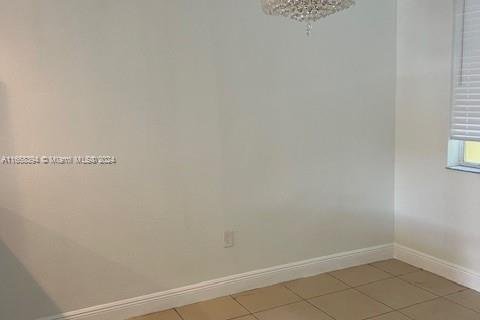 Condo in North Lauderdale, Florida, 3 bedrooms  № 1389629 - photo 7