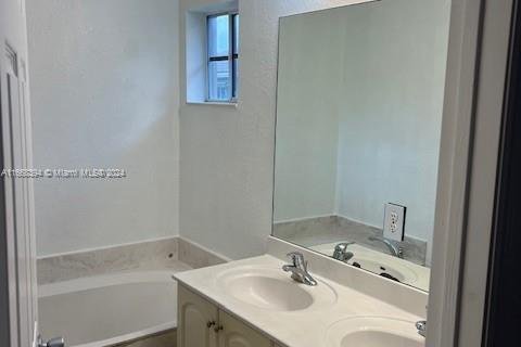 Condo in North Lauderdale, Florida, 3 bedrooms  № 1389629 - photo 15