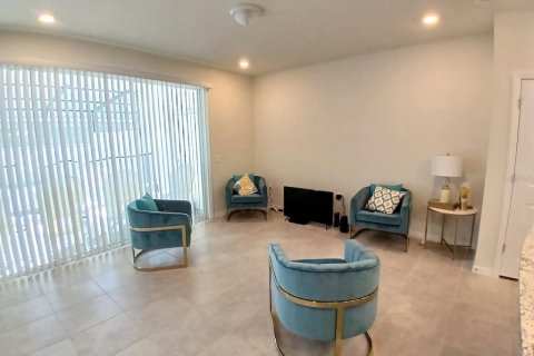 Touwnhouse à vendre à Davenport, Floride: 5 chambres, 212.1 m2 № 1133730 - photo 6