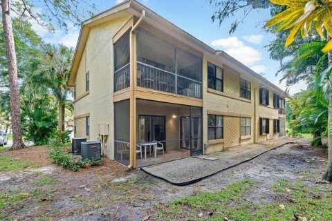 Copropriété à louer à Wellington, Floride: 3 chambres, 120.77 m2 № 1100151 - photo 1