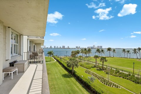 Condominio en venta en Lake Park, Florida, 2 dormitorios, 133.78 m2 № 1100150 - foto 23