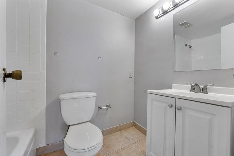 Copropriété à vendre à Deerfield Beach, Floride: 2 chambres, 96.62 m2 № 1228630 - photo 6