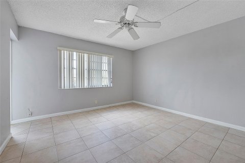 Copropriété à vendre à Deerfield Beach, Floride: 2 chambres, 96.62 m2 № 1228630 - photo 2