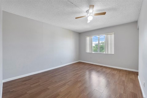 Copropriété à vendre à Deerfield Beach, Floride: 2 chambres, 96.62 m2 № 1228630 - photo 10