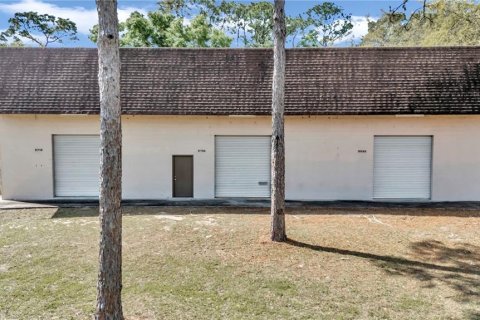 Commercial property in Belleview, Florida № 1386721 - photo 1