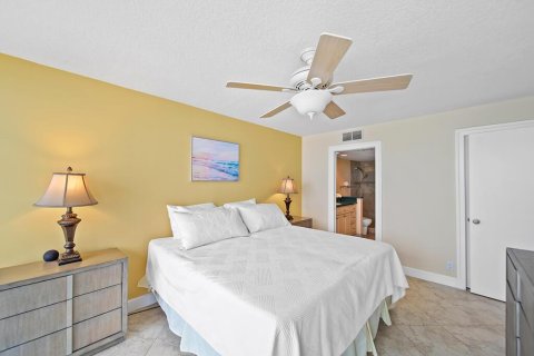 Condo in Jensen Beach, Florida, 2 bedrooms  № 1009607 - photo 22