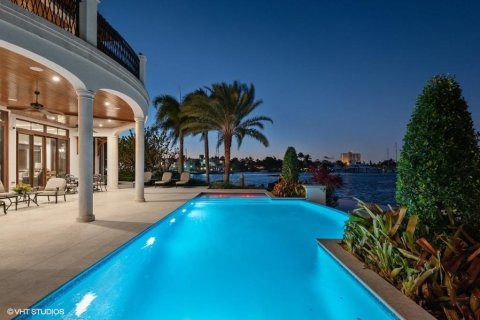 House in Fort Lauderdale, Florida 8 bedrooms, 832.59 sq.m. № 55307 - photo 6