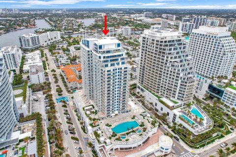 Condo in Fort Lauderdale, Florida, 2 bedrooms  № 1005108 - photo 2