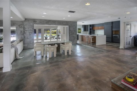 Villa ou maison à vendre à Tamarac, Floride: 4 chambres, 441.19 m2 № 1370923 - photo 18