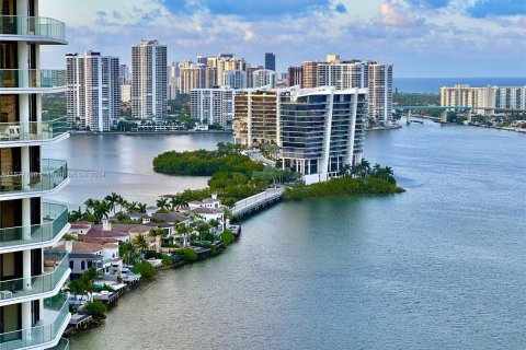 Condo in Aventura, Florida, 5 bedrooms  № 1147382 - photo 23