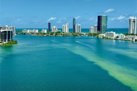 Condo in Aventura, Florida, 5 bedrooms  № 1147382 - photo 24