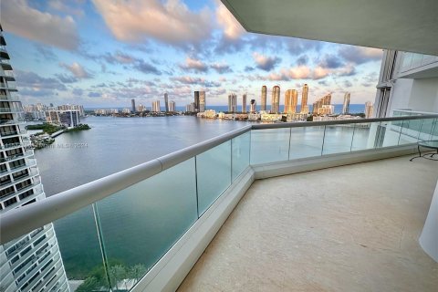 Condominio en venta en Aventura, Florida, 5 dormitorios, 310.29 m2 № 1147382 - foto 16