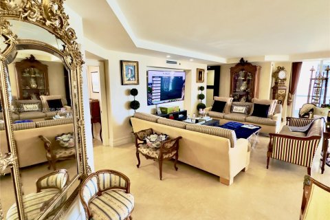 Condo in Aventura, Florida, 5 bedrooms  № 1147382 - photo 2