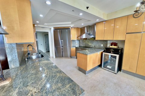 Condo in Aventura, Florida, 5 bedrooms  № 1147382 - photo 26