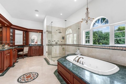 Casa en venta en Coral Gables, Florida, 7 dormitorios, 584.54 m2 № 1147335 - foto 25