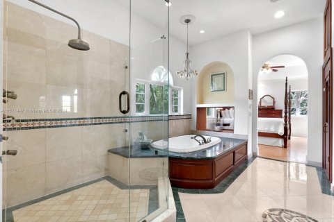 Casa en venta en Coral Gables, Florida, 7 dormitorios, 584.54 m2 № 1147335 - foto 28