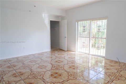 House in Miami, Florida 1 bedroom, 66.89 sq.m. № 1399090 - photo 17