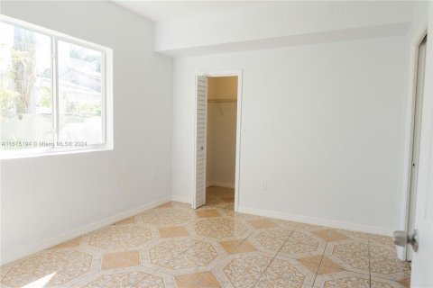 House in Miami, Florida 1 bedroom, 66.89 sq.m. № 1399090 - photo 18