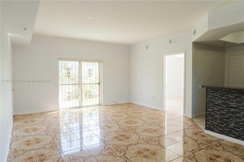 House in Miami, Florida 1 bedroom, 66.89 sq.m. № 1399090 - photo 7