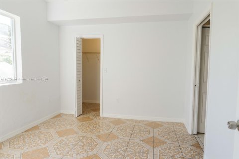 House in Miami, Florida 1 bedroom, 66.89 sq.m. № 1399090 - photo 19