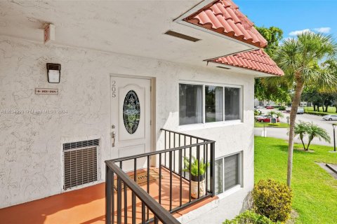 Condo in Pembroke Pines, Florida, 2 bedrooms  № 1310597 - photo 4