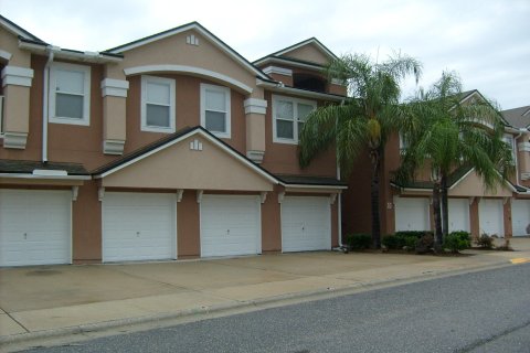 Copropriété à louer à Jacksonville, Floride: 3 chambres, 125.79 m2 № 879990 - photo 1