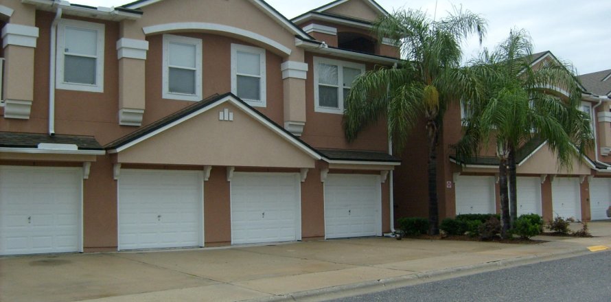 Condominio en Jacksonville, Florida, 3 dormitorios  № 879990