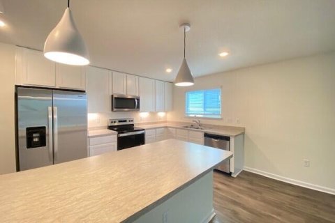 Casa en venta en Jacksonville, Florida, 4 dormitorios, 5587.14 m2 № 879992 - foto 3