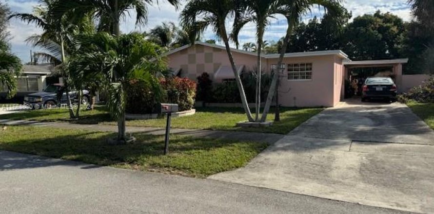 House in Margate, Florida 4 bedrooms, 127 sq.m. № 1384218