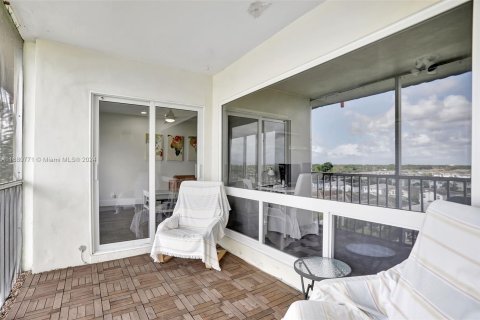 Condo in Deerfield Beach, Florida, 2 bedrooms  № 1413690 - photo 4