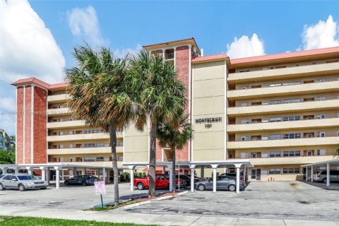 Condo in Deerfield Beach, Florida, 2 bedrooms  № 1413690 - photo 12