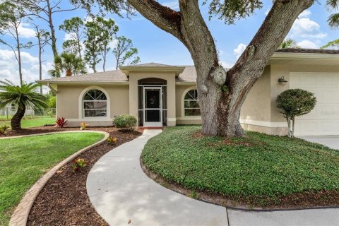 Villa ou maison à vendre à North Port, Floride: 3 chambres, 140.93 m2 № 1367914 - photo 1