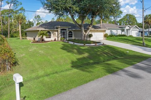 House in North Port, Florida 3 bedrooms, 140.93 sq.m. № 1367914 - photo 2