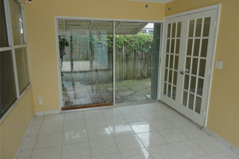 Villa ou maison à vendre à Tamarac, Floride: 2 chambres, 95.13 m2 № 1182301 - photo 5