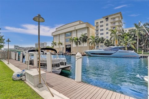 Copropriété à vendre à Fort Lauderdale, Floride: 2 chambres, 111.48 m2 № 1226481 - photo 1