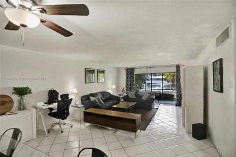 Copropriété à vendre à Fort Lauderdale, Floride: 2 chambres, 111.48 m2 № 1226481 - photo 20