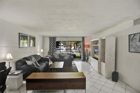 Copropriété à vendre à Fort Lauderdale, Floride: 2 chambres, 111.48 m2 № 1226481 - photo 22