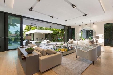 Casa en venta en Miami Beach, Florida, 6 dormitorios, 402.27 m2 № 9040 - foto 7