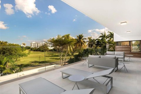 Casa en venta en Miami Beach, Florida, 6 dormitorios, 402.27 m2 № 9040 - foto 2