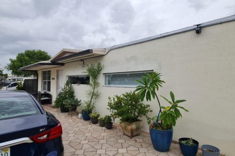 Villa ou maison à vendre à Miami Gardens, Floride: 3 chambres, 110.37 m2 № 1269267 - photo 13