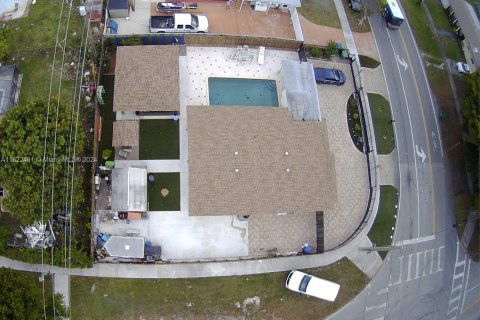 Casa en venta en Miami Gardens, Florida, 3 dormitorios, 110.37 m2 № 1269267 - foto 2