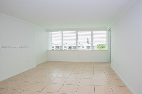 Condominio en venta en Miami Beach, Florida, 1 dormitorio, 80.27 m2 № 1269306 - foto 2