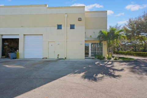 Commercial property in Wellington, Florida № 987014 - photo 16
