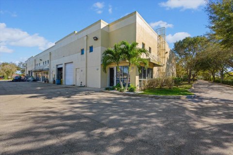 Commercial property in Wellington, Florida № 987014 - photo 17