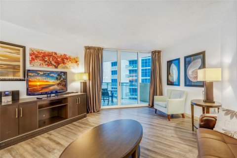 Condo in Sunny Isles Beach, Florida, 1 bedroom  № 1410504 - photo 6