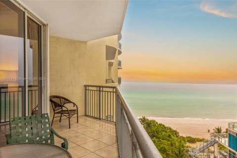 Condo in Sunny Isles Beach, Florida, 1 bedroom  № 1410504 - photo 15