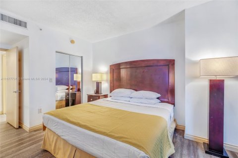 Condo in Sunny Isles Beach, Florida, 1 bedroom  № 1410504 - photo 12