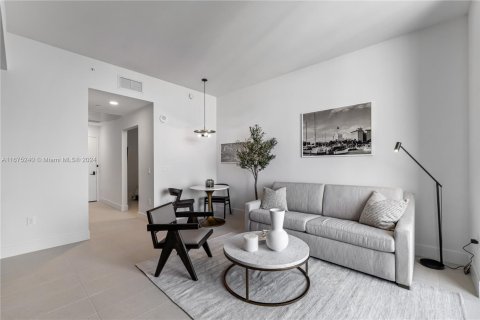 Condo in Miami, Florida, 1 bedroom  № 1399074 - photo 6