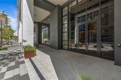 Condo in Miami, Florida, 1 bedroom  № 1399074 - photo 2